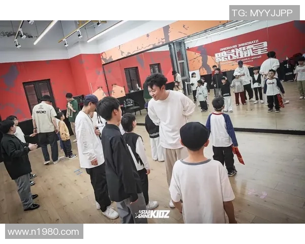 南京街舞队荣登全国街舞技术排行榜第八名引发热议 南京街舞队荣登全国街舞技术排行榜第八名引发热议