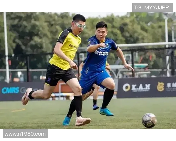 西安足球队杯赛逆袭之旅展现团结拼搏精神与不屈信念 西安足球队杯赛逆袭之旅展现团结拼搏精神与不屈信念