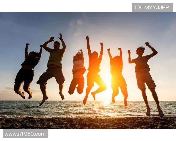 足球明星人物通讯稿:聚焦绿茵场上的传奇与荣耀,探索他们的奋斗与梦想 足球明星人物通讯稿:聚焦绿茵场上的传奇与荣耀,探索他们的奋斗与梦想